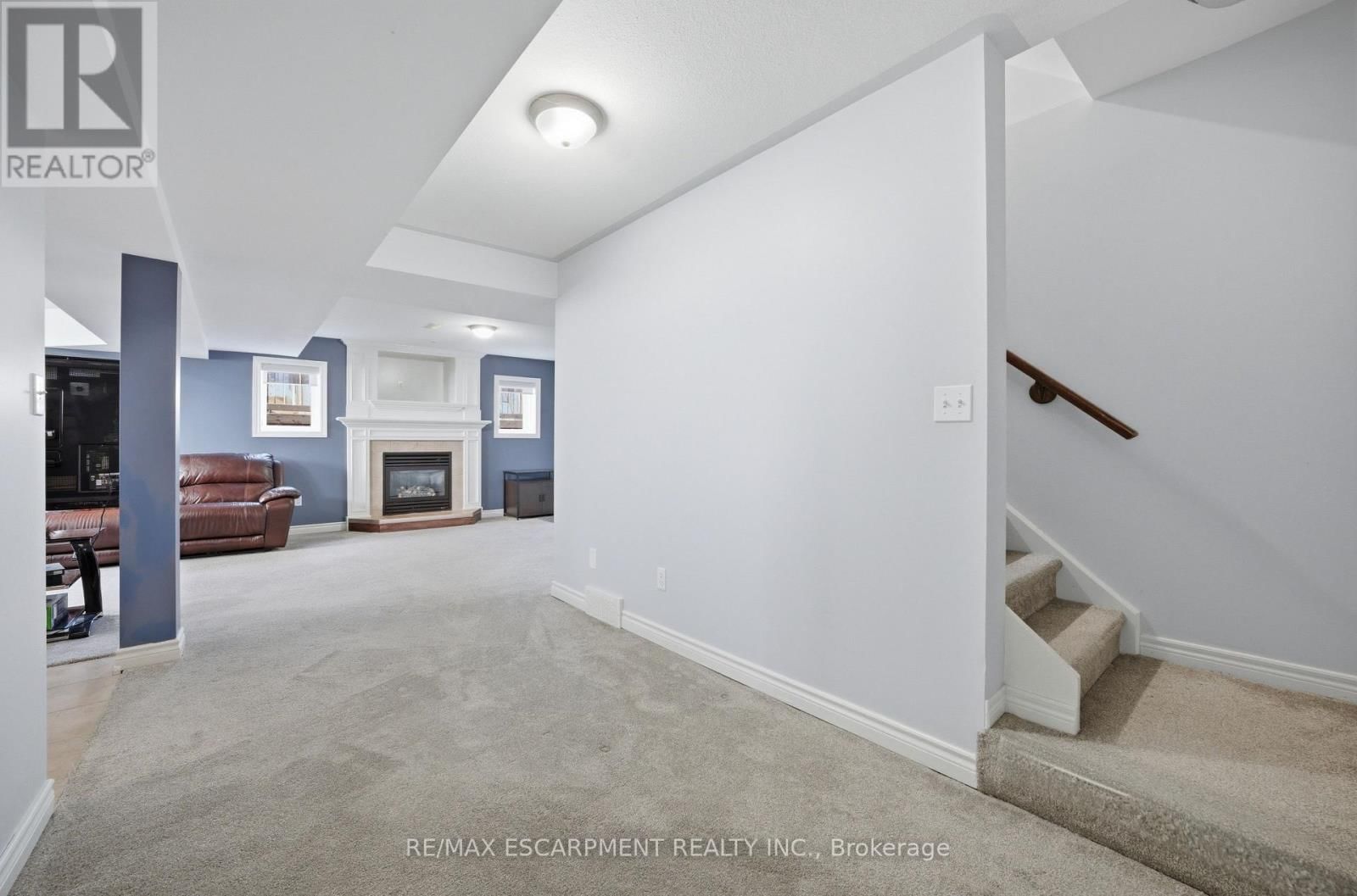 426 BARRINGTON COURT Image 27