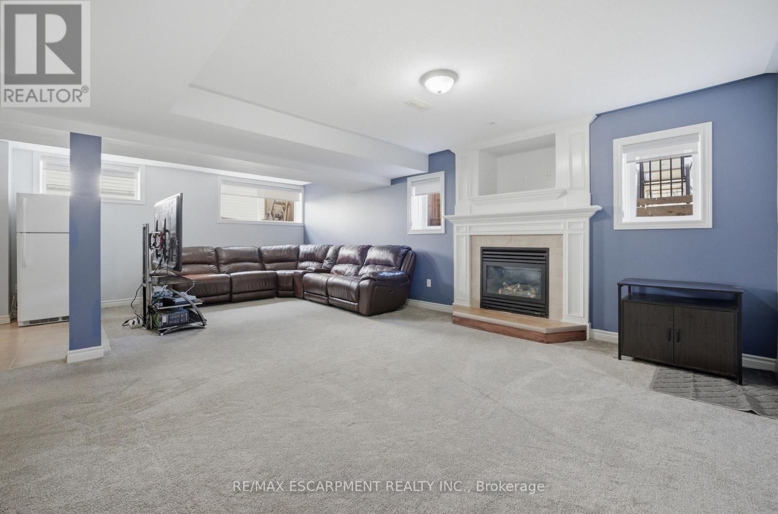 426 BARRINGTON COURT Image 28