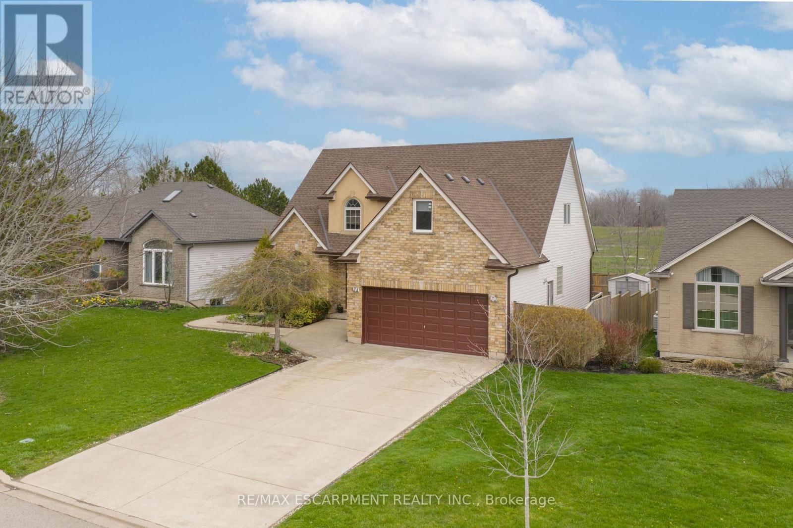 426 BARRINGTON COURT Image 3