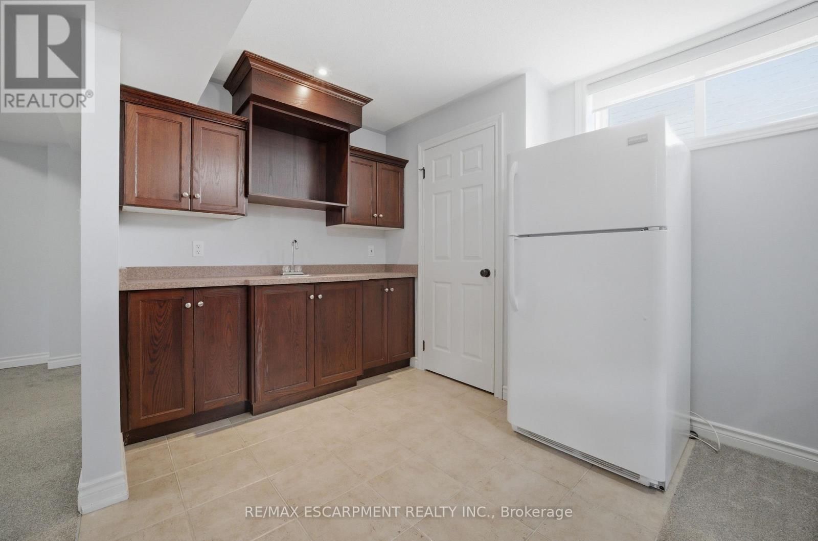 426 BARRINGTON COURT Image 31