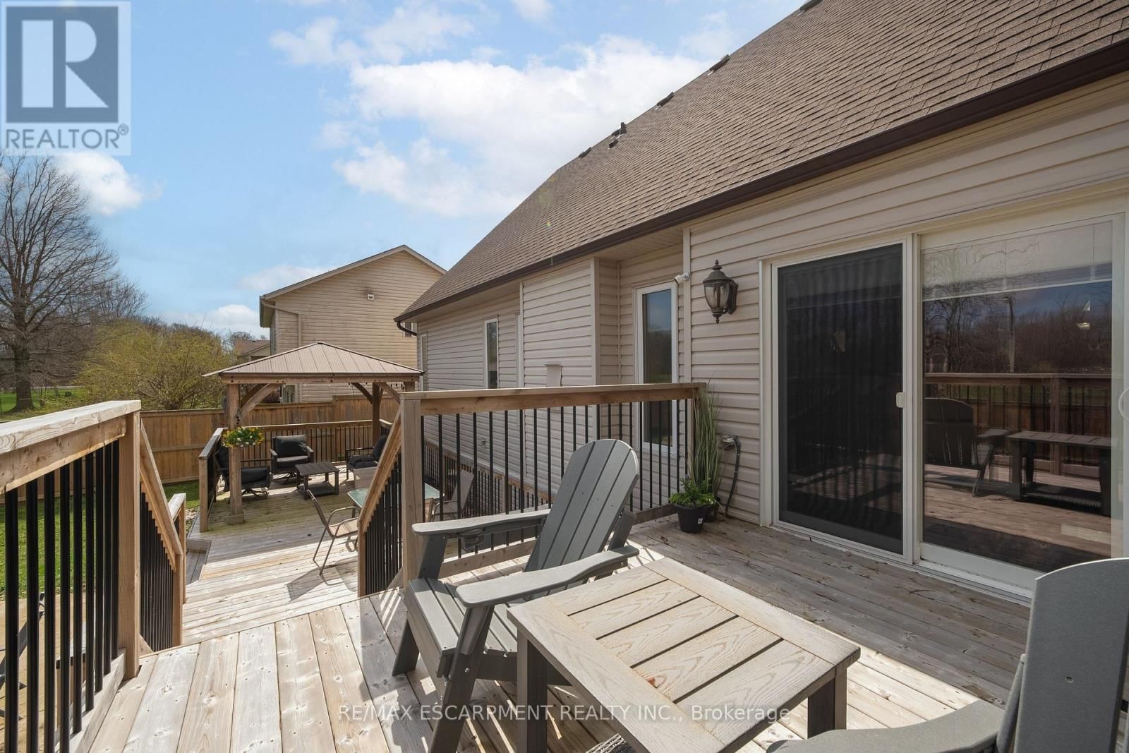 426 BARRINGTON COURT Image 34