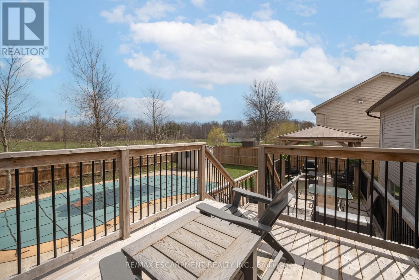 426 BARRINGTON COURT Image 35