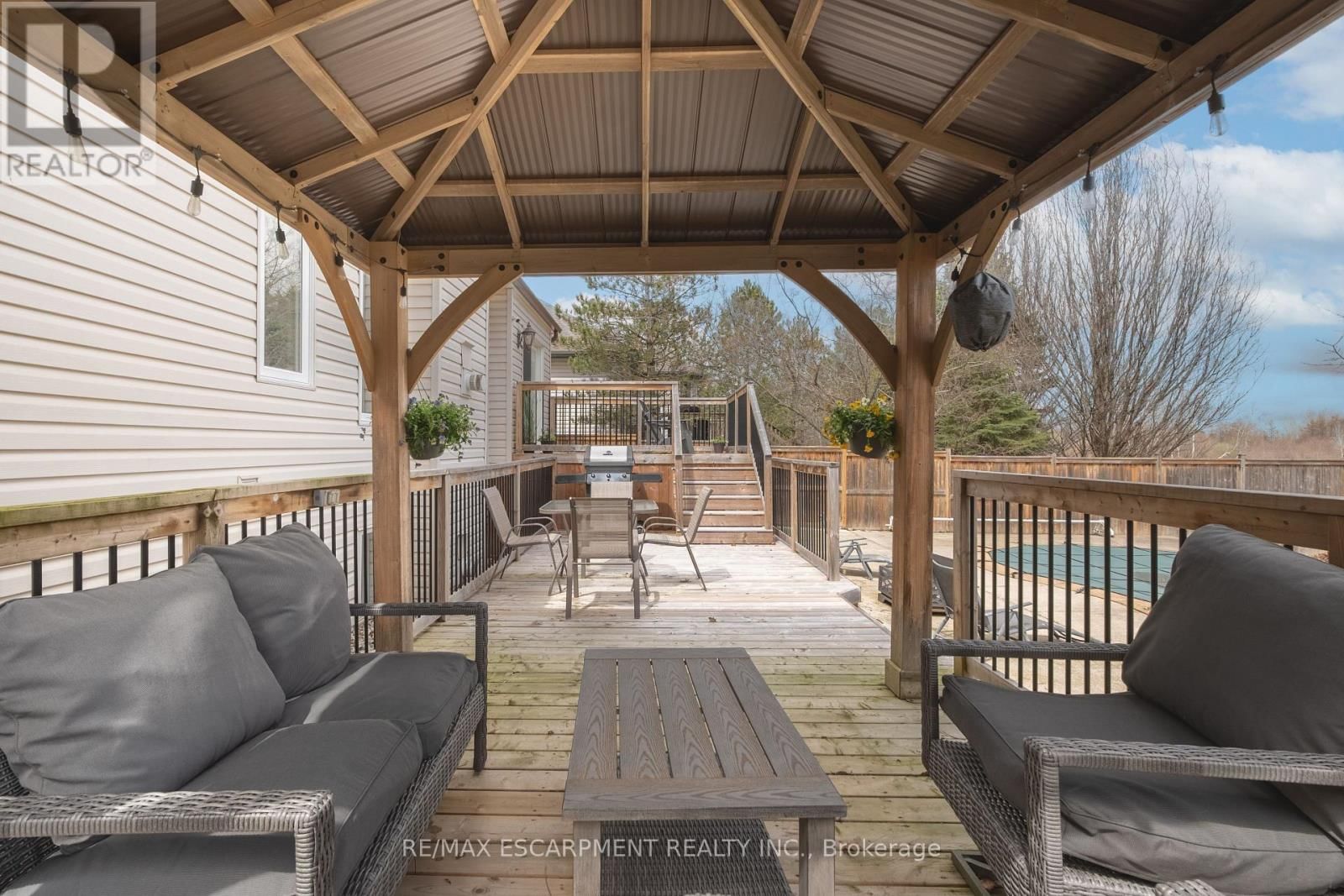 426 BARRINGTON COURT Image 36