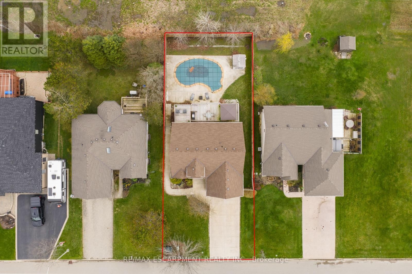 426 BARRINGTON COURT Image 39