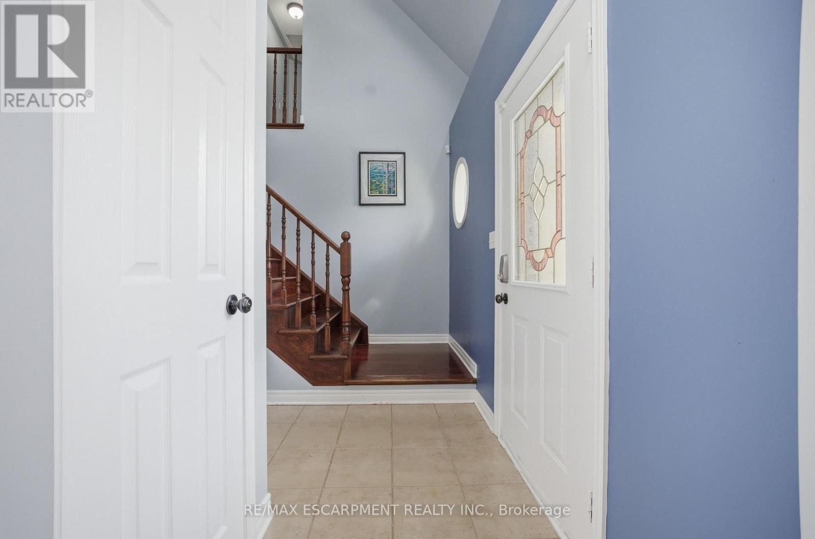 426 BARRINGTON COURT Image 6