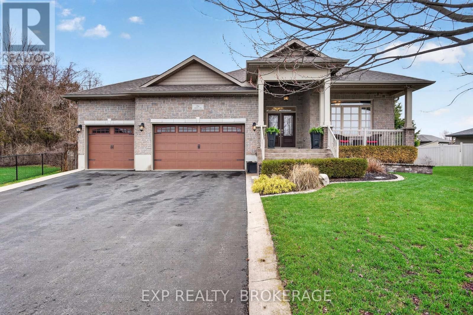 24 ADMIRAL'S COURT Image 2