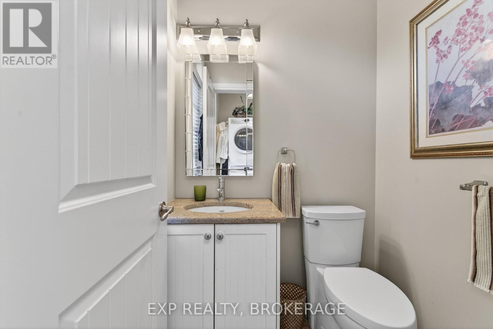 24 ADMIRAL'S COURT Image 26