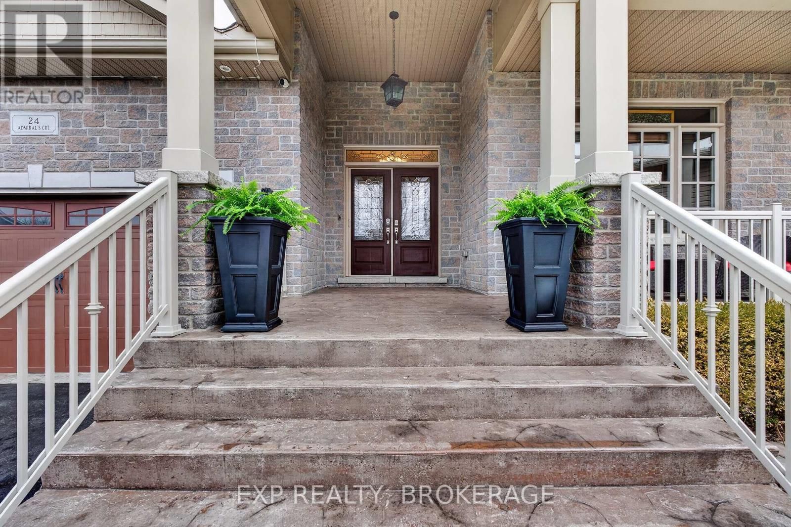 24 ADMIRAL'S COURT Image 3