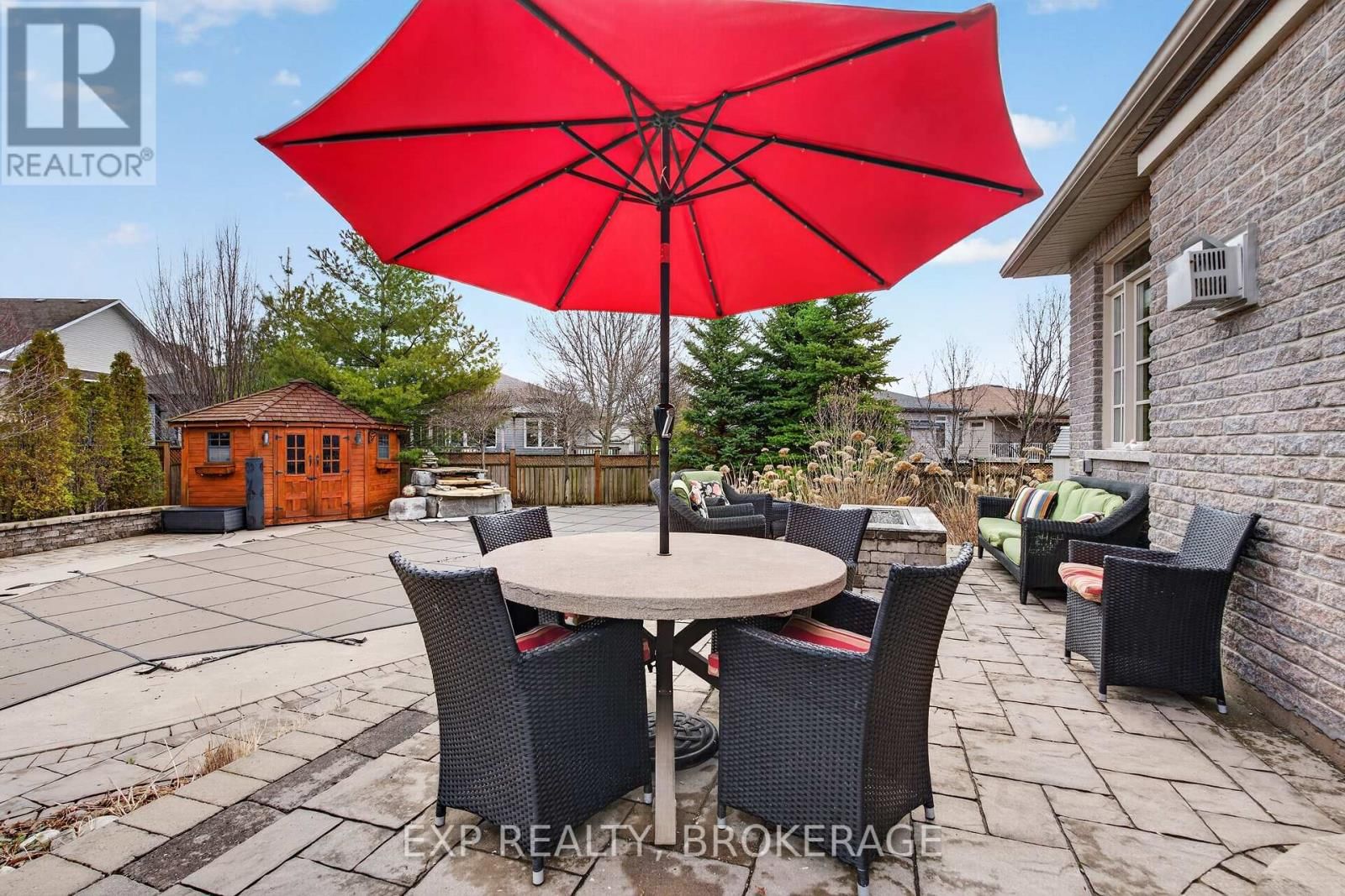 24 ADMIRAL'S COURT Image 40