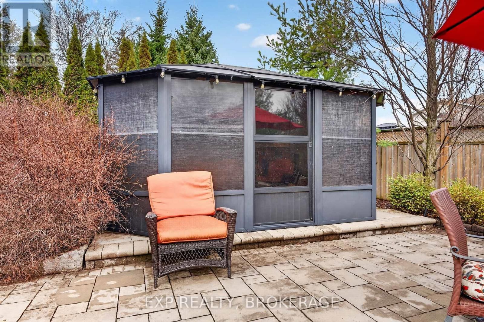 24 ADMIRAL'S COURT Image 42