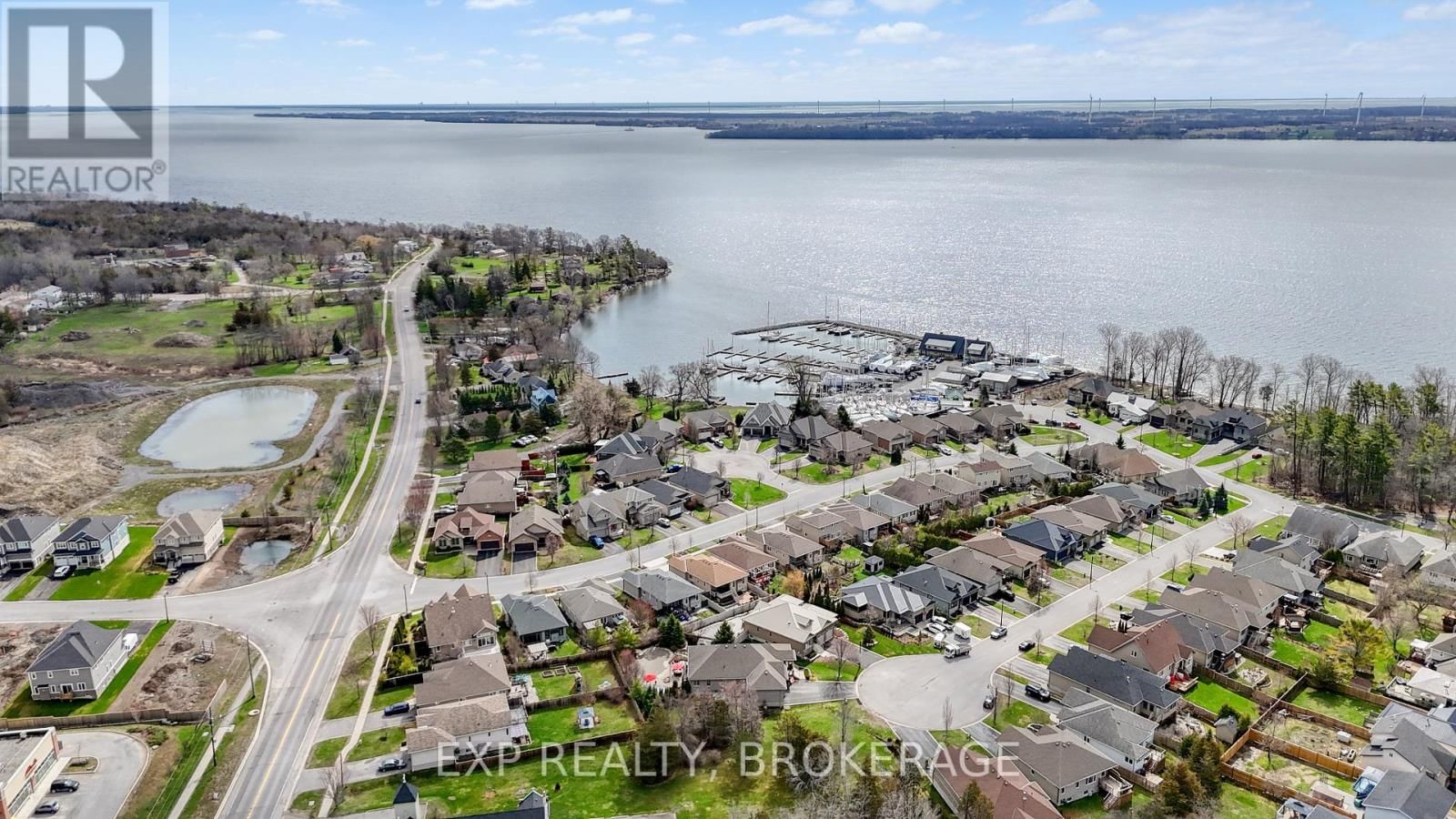 24 ADMIRAL'S COURT Image 47