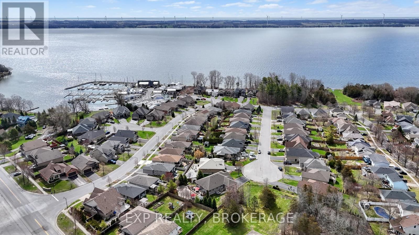 24 ADMIRAL'S COURT Image 48