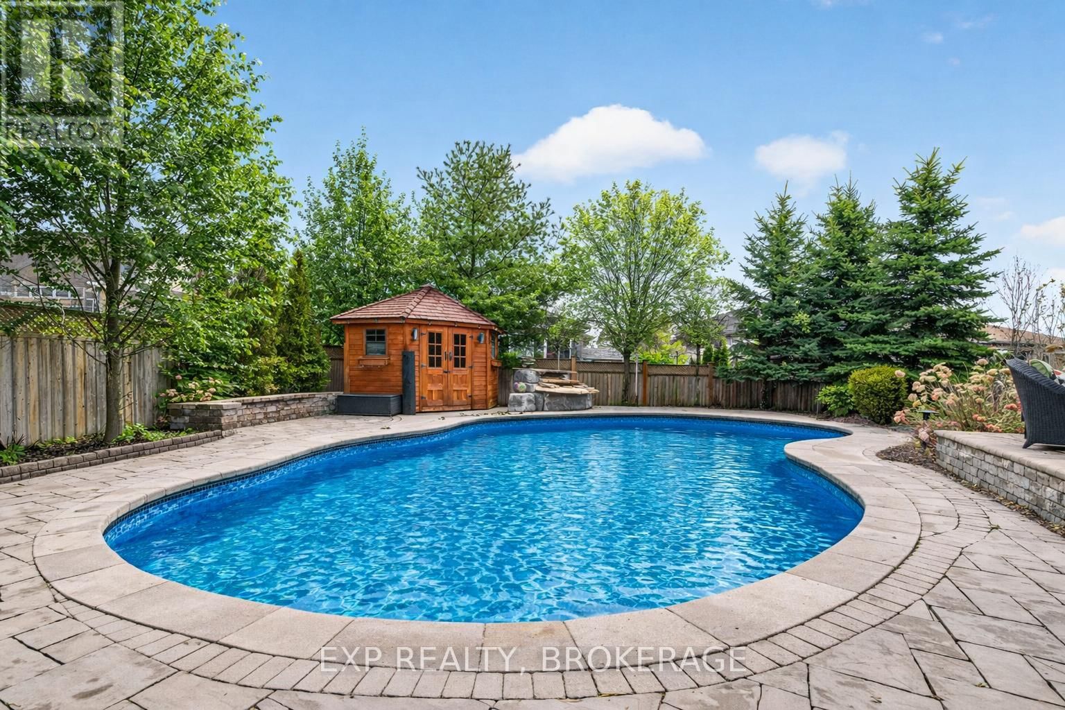 24 ADMIRAL'S COURT Image 5