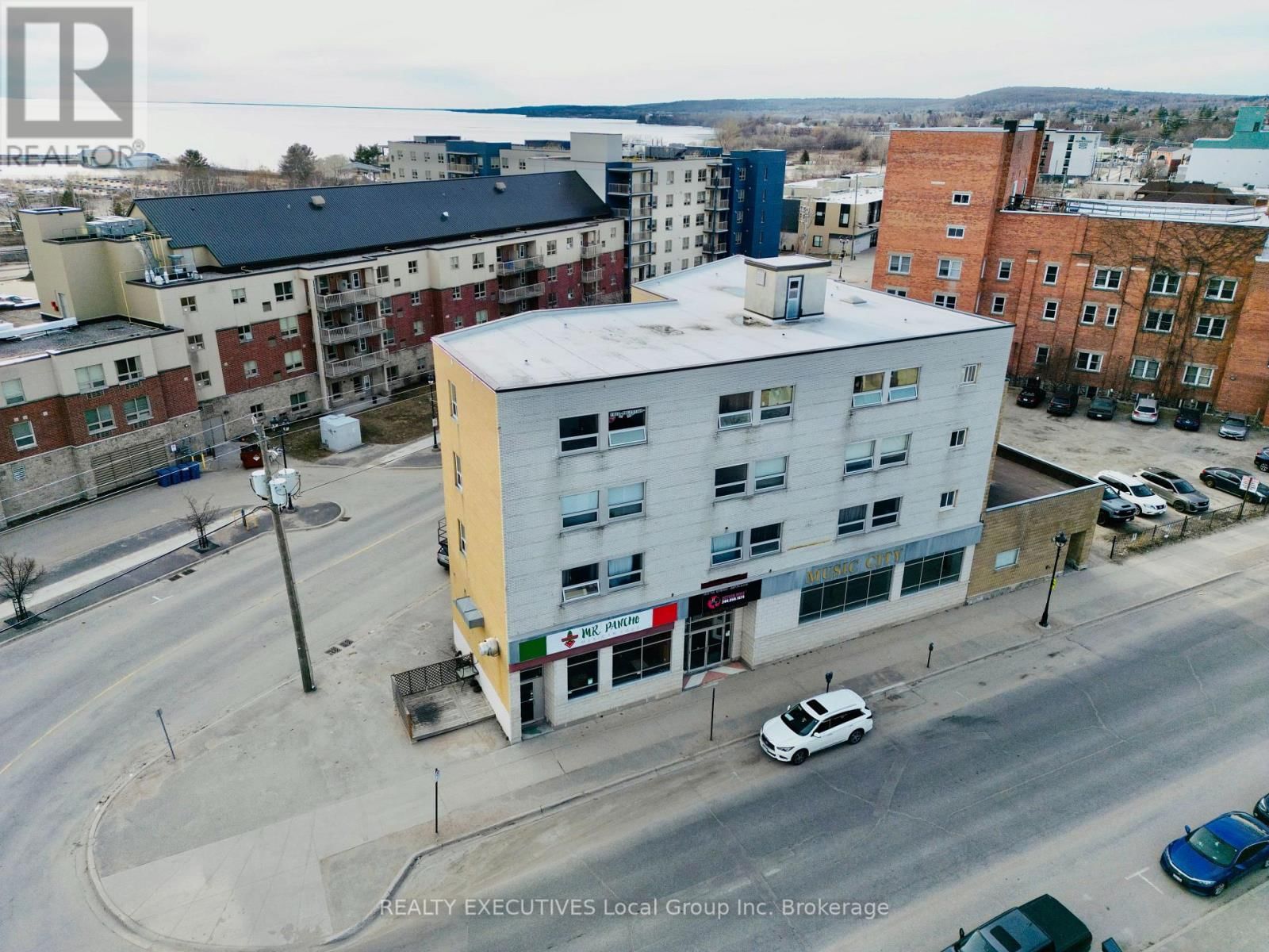 221 ALGONQUIN AVENUE Image 2