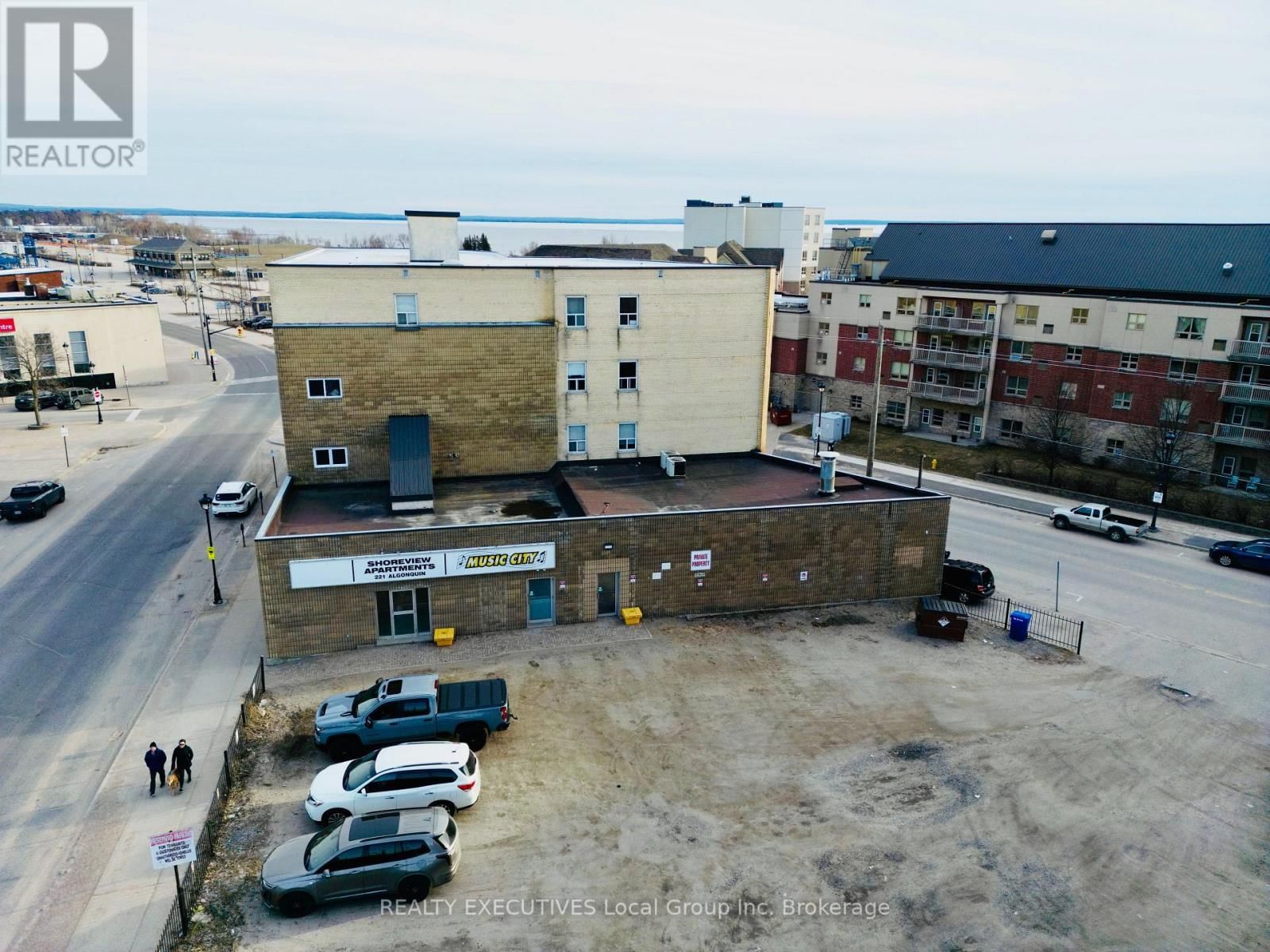 221 ALGONQUIN AVENUE Image 4