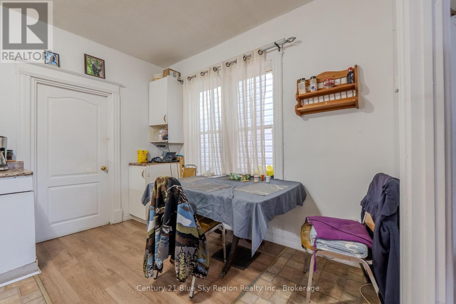 250 FIFTH AVENUE WEST Image 9