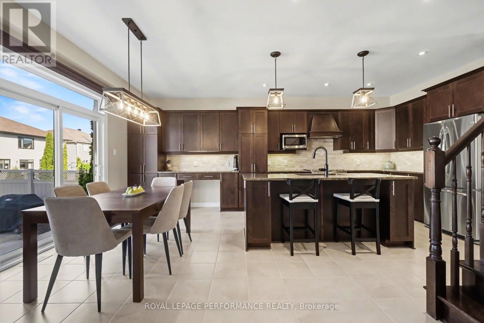 1828 MICKELBERRY CRESCENT Image 17