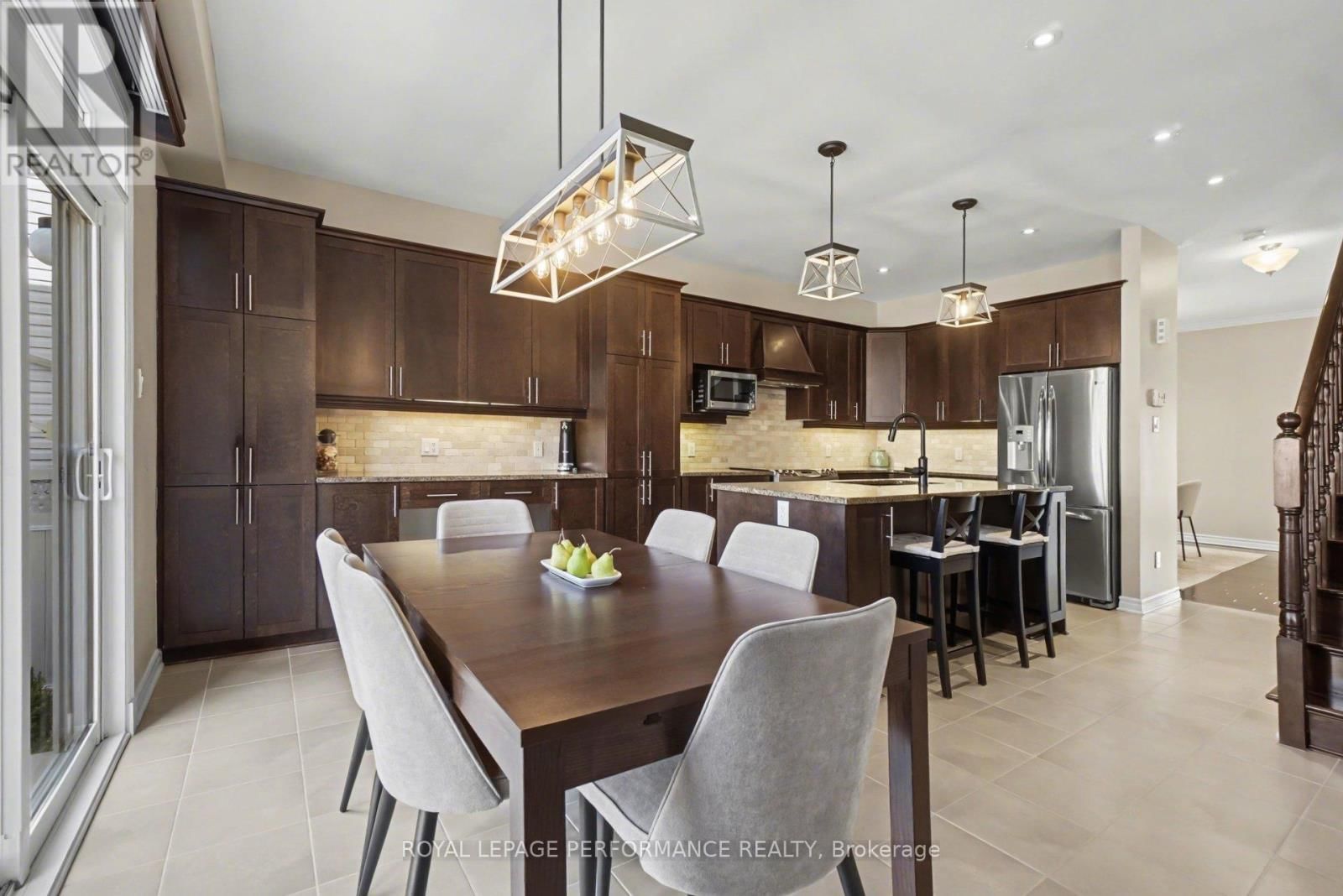 1828 MICKELBERRY CRESCENT Image 19