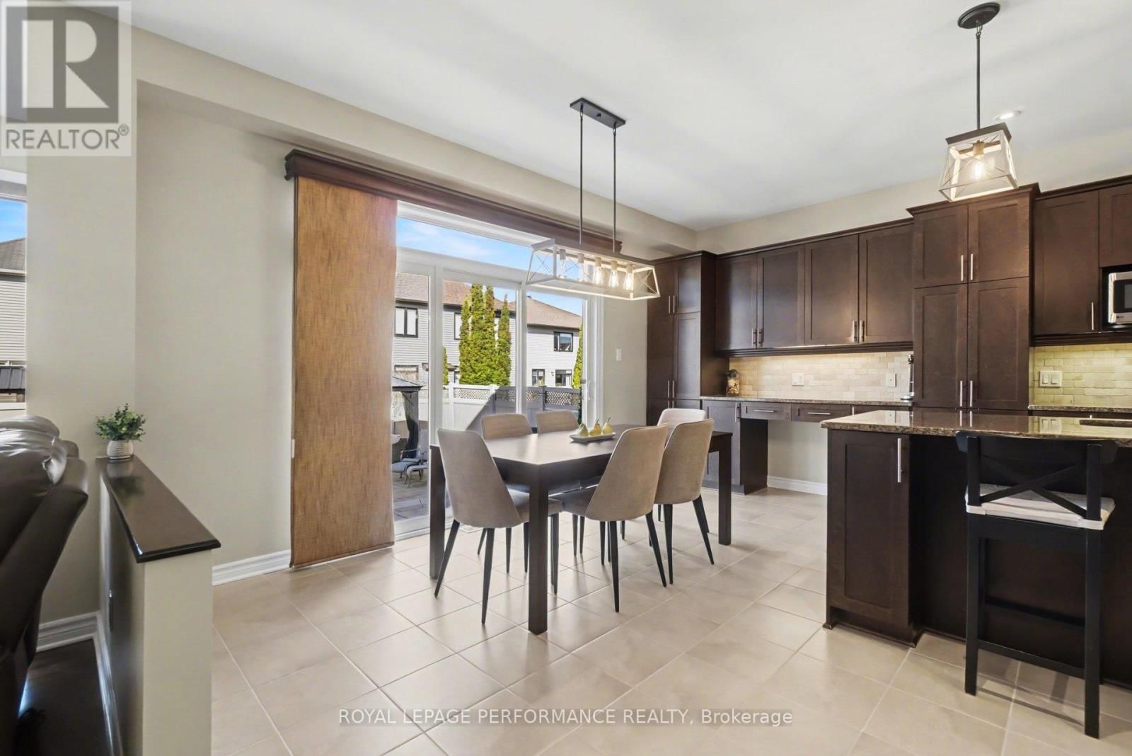 1828 MICKELBERRY CRESCENT Image 20