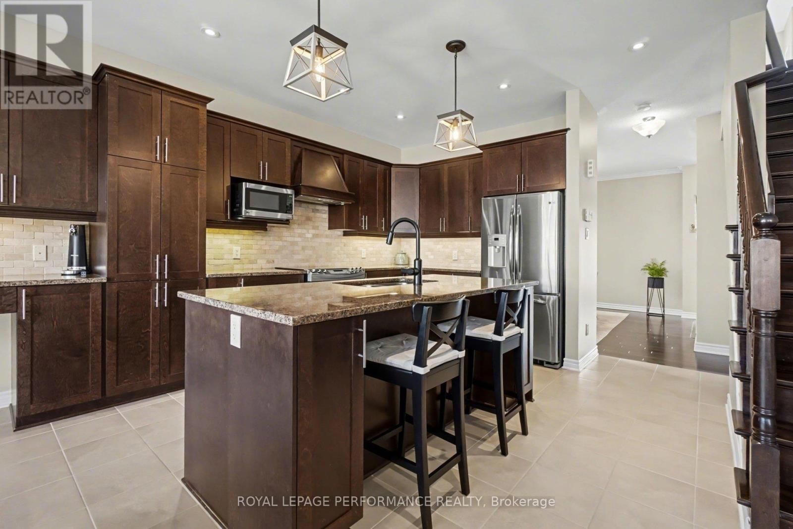 1828 MICKELBERRY CRESCENT Image 21