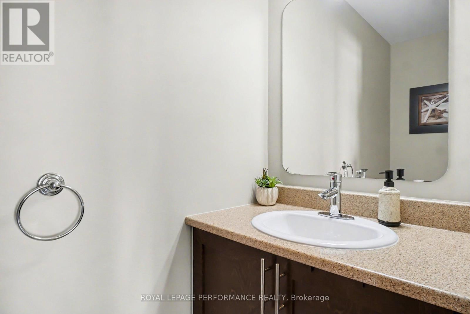 1828 MICKELBERRY CRESCENT Image 22