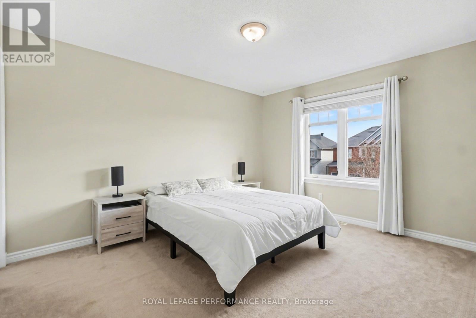 1828 MICKELBERRY CRESCENT Image 32