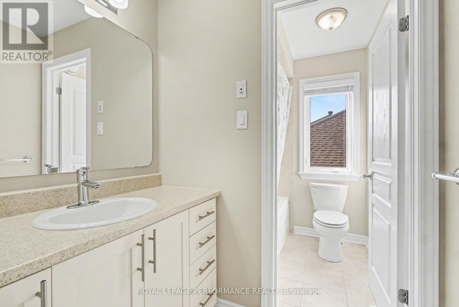 1828 MICKELBERRY CRESCENT Image 36