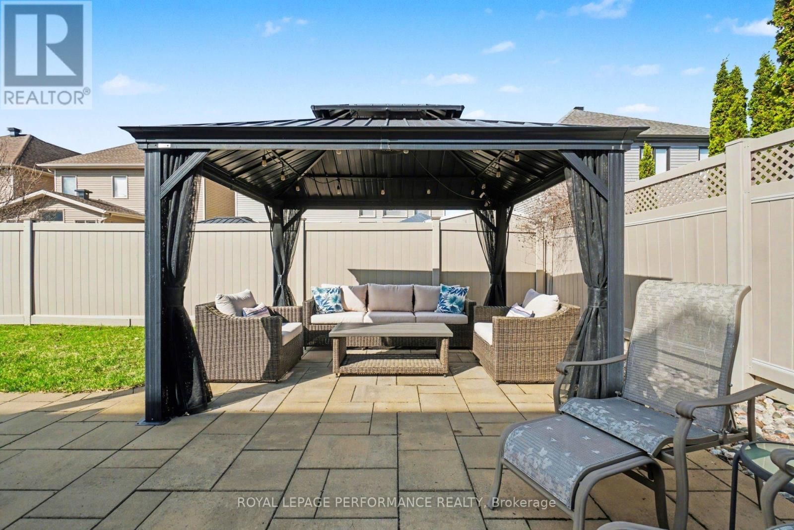 1828 MICKELBERRY CRESCENT Image 42