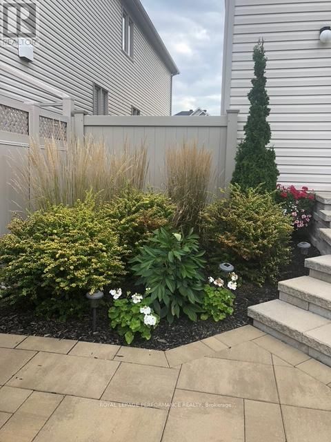 1828 MICKELBERRY CRESCENT Image 47