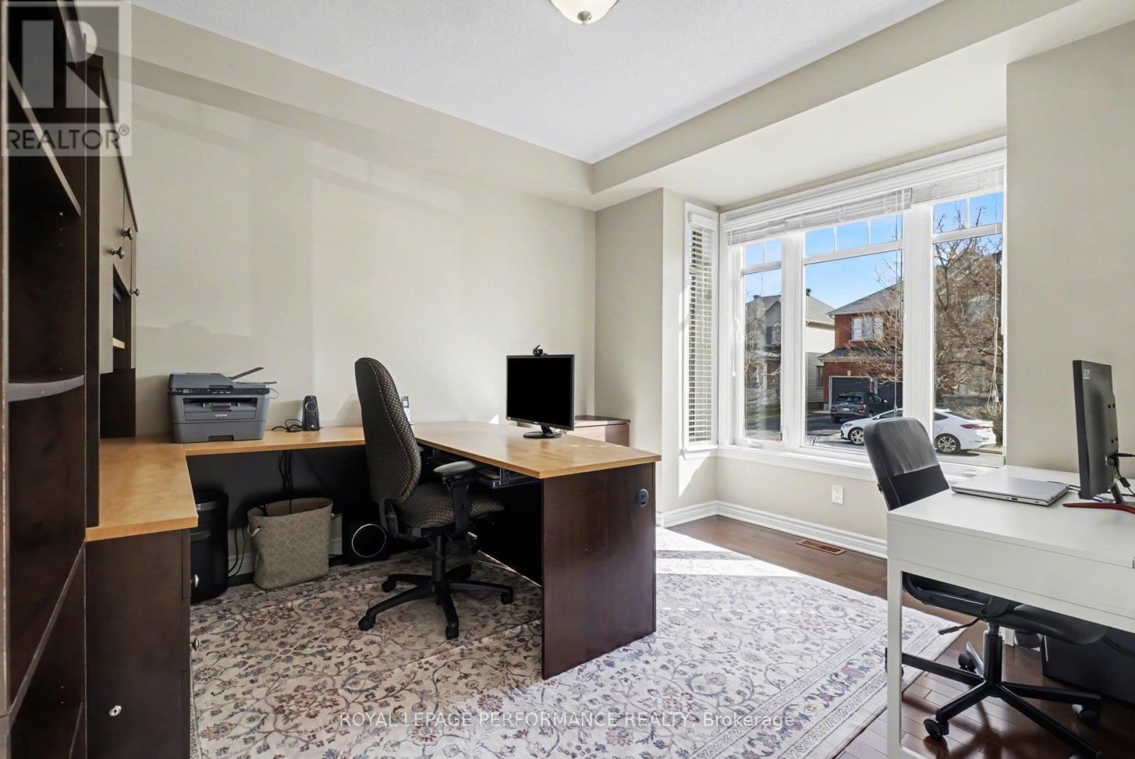 1828 MICKELBERRY CRESCENT Image 5