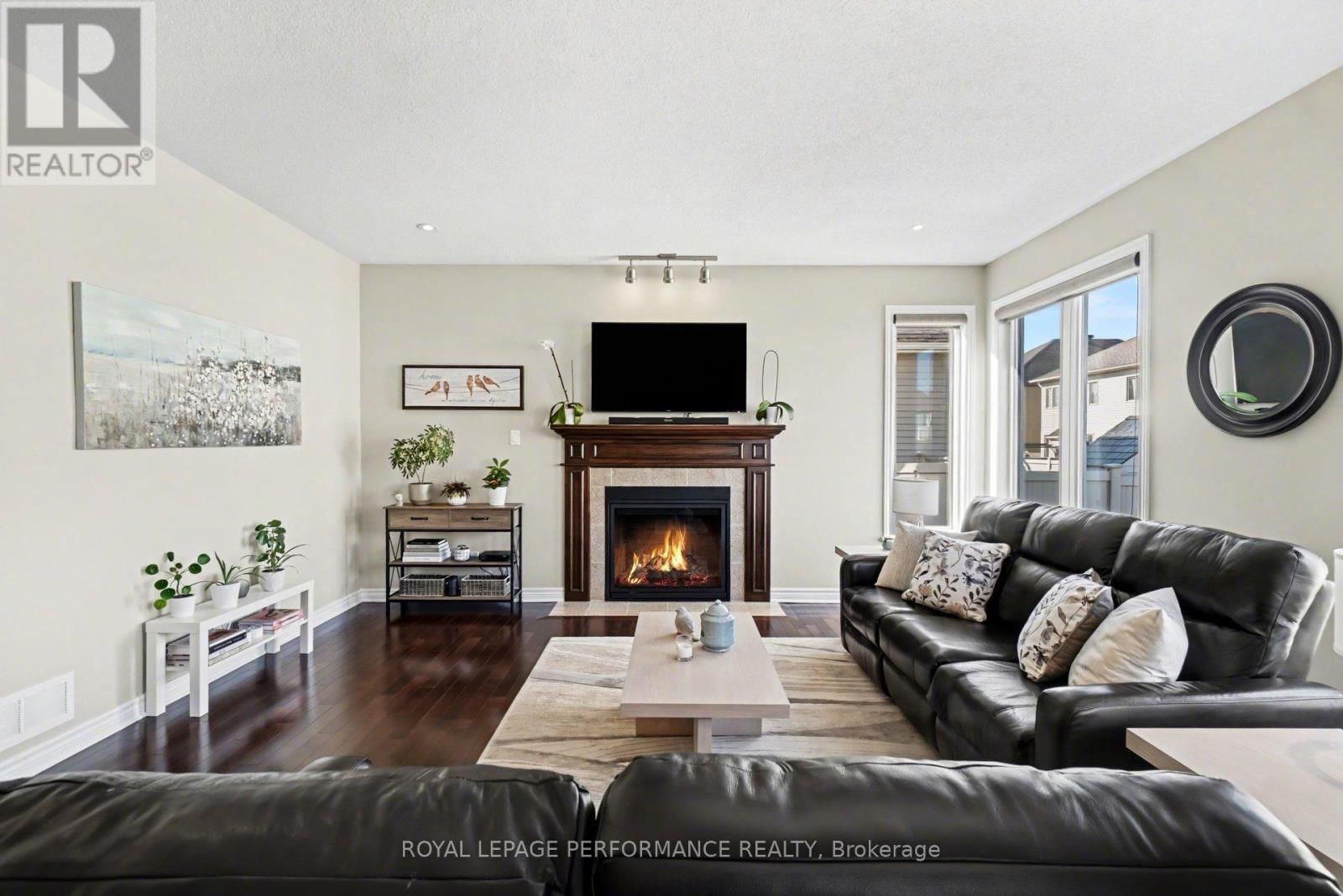 1828 MICKELBERRY CRESCENT Image 7