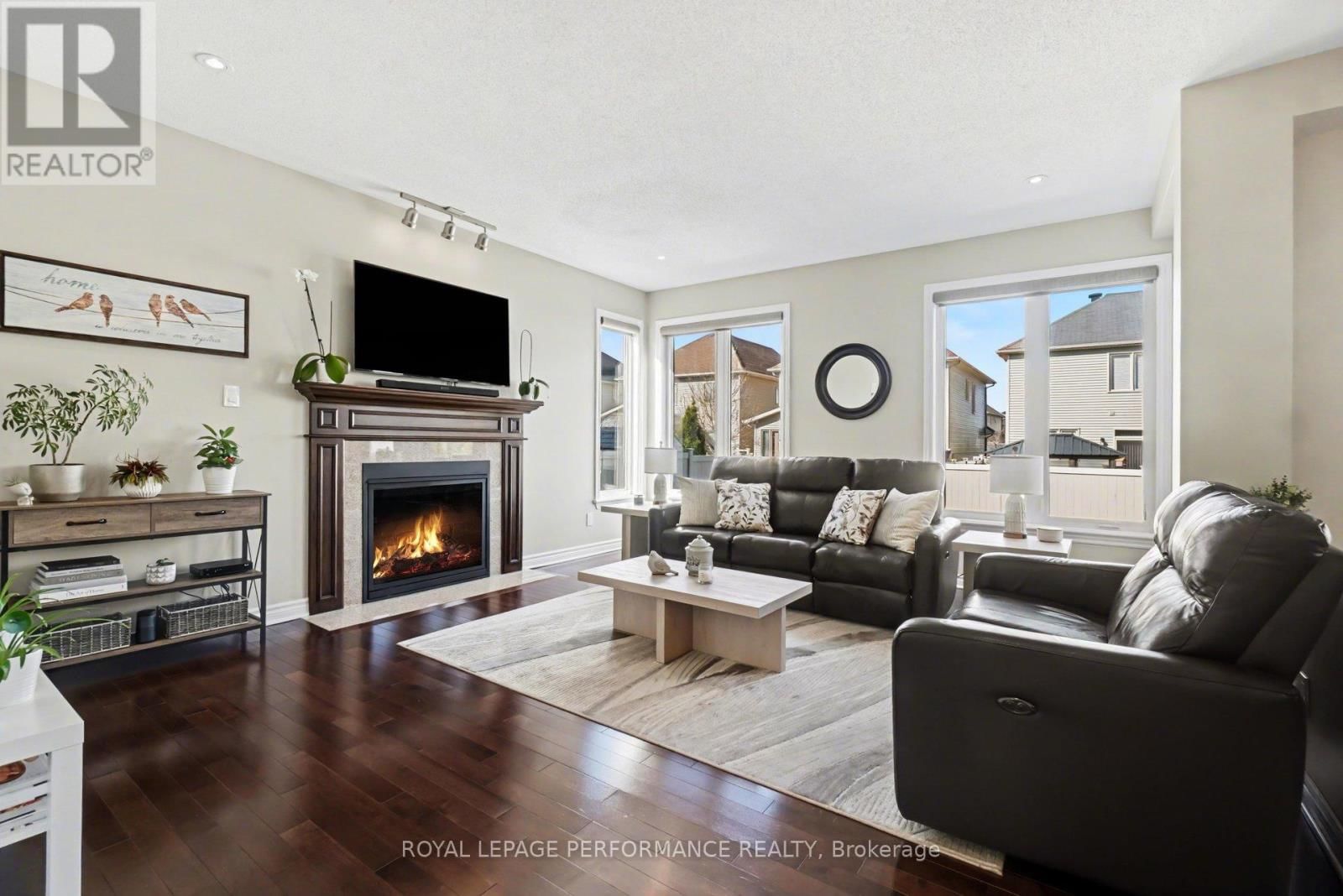 1828 MICKELBERRY CRESCENT Image 9