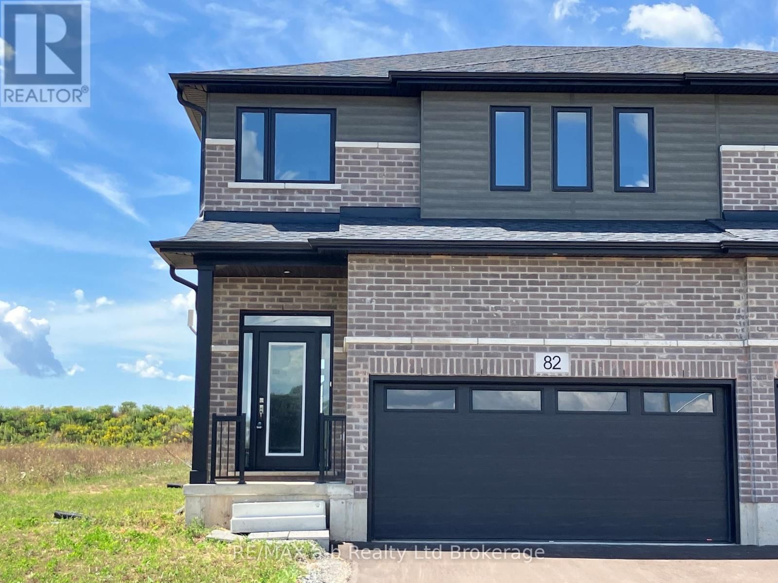 82 CAYLEY STREET Image 1