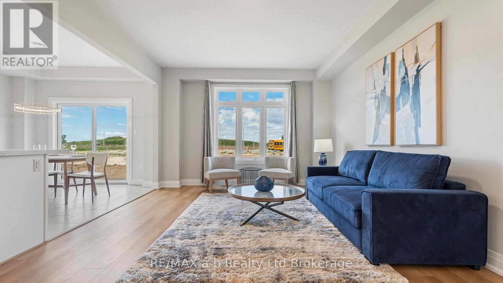 82 CAYLEY STREET Image 4