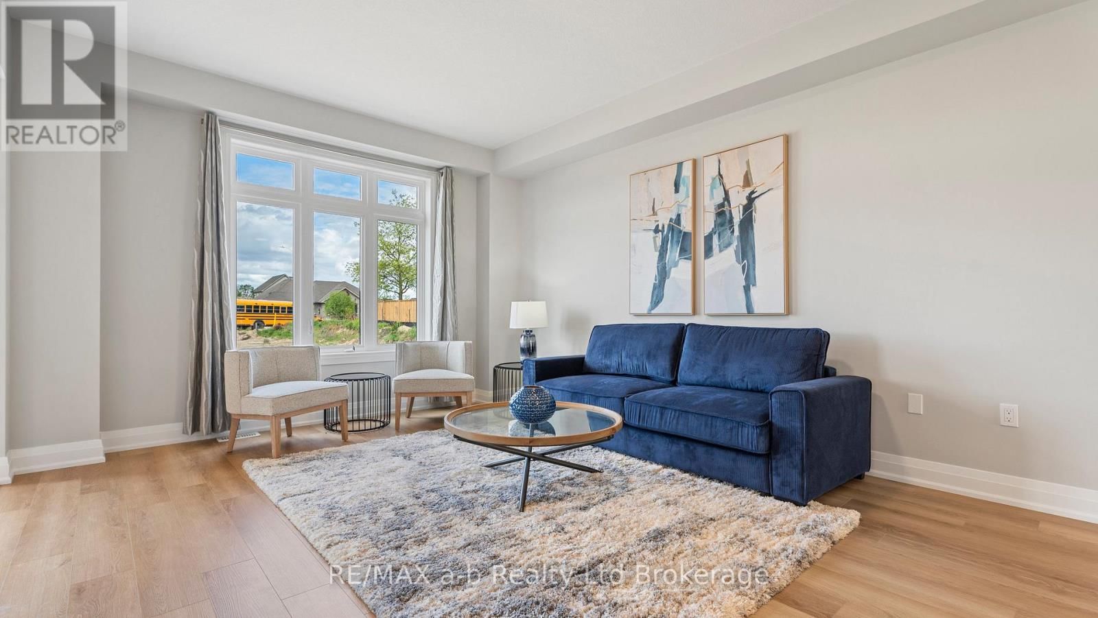 82 CAYLEY STREET Image 5