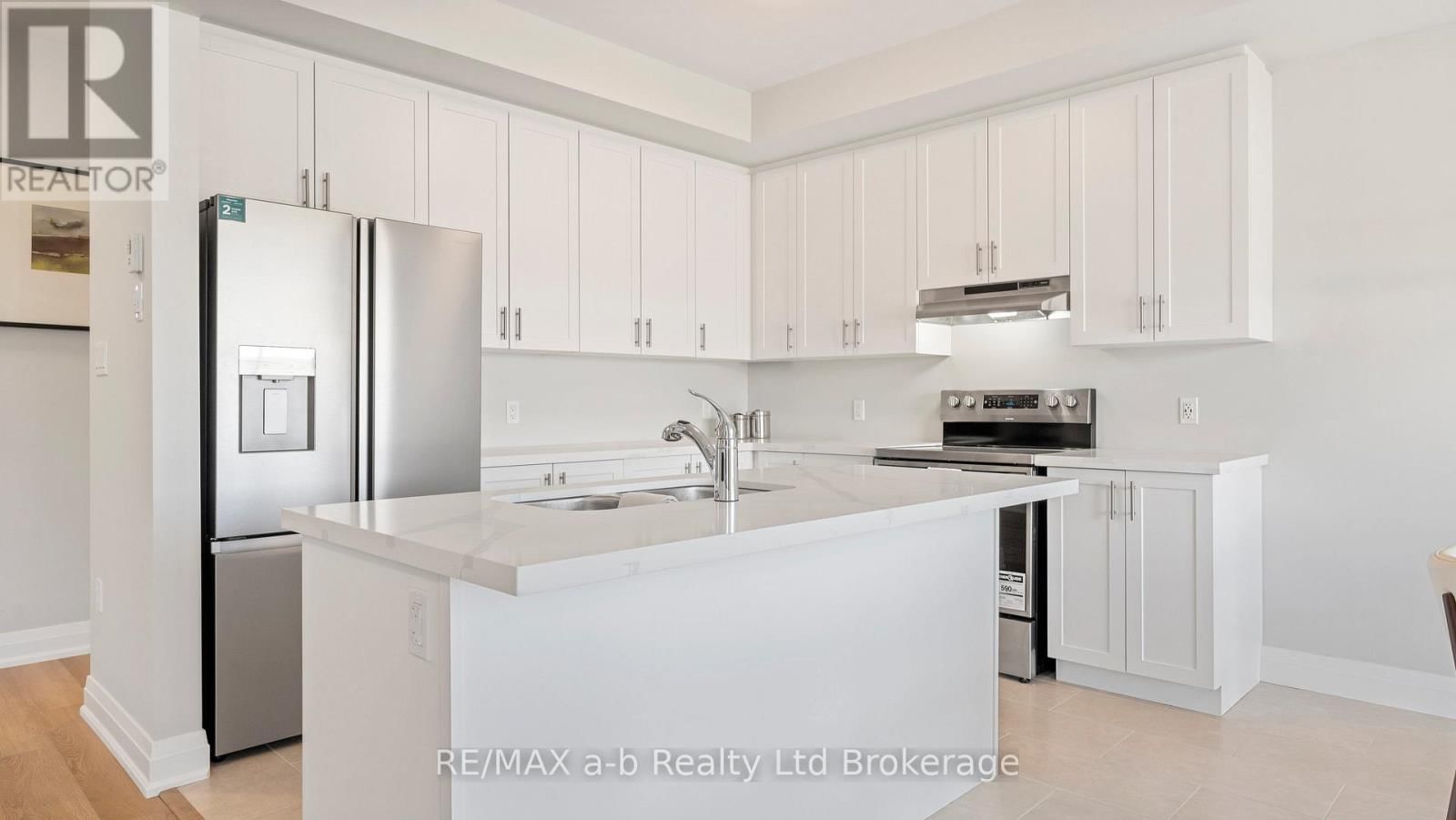 82 CAYLEY STREET Image 8