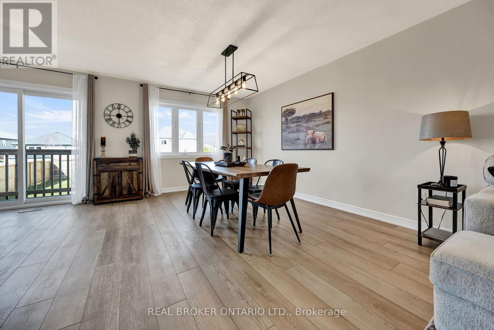 335 KROTZ STREET WEST Image 10