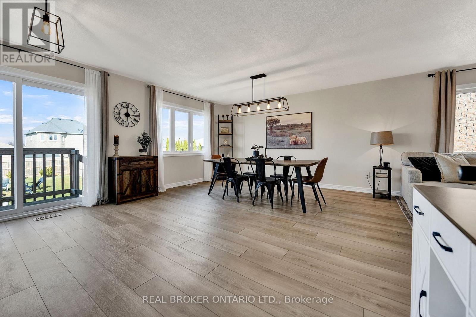 335 KROTZ STREET WEST Image 12