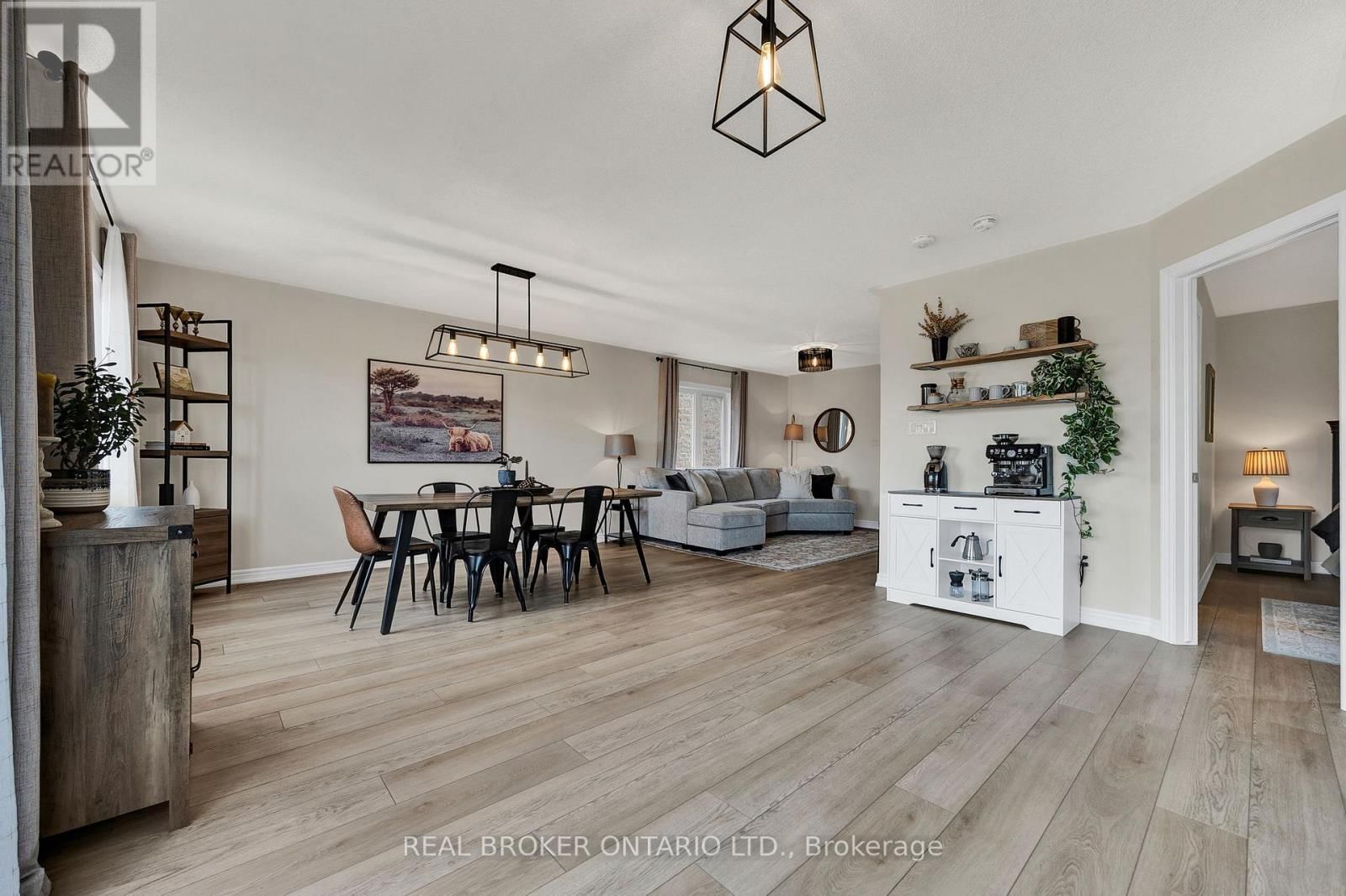 335 KROTZ STREET WEST Image 15