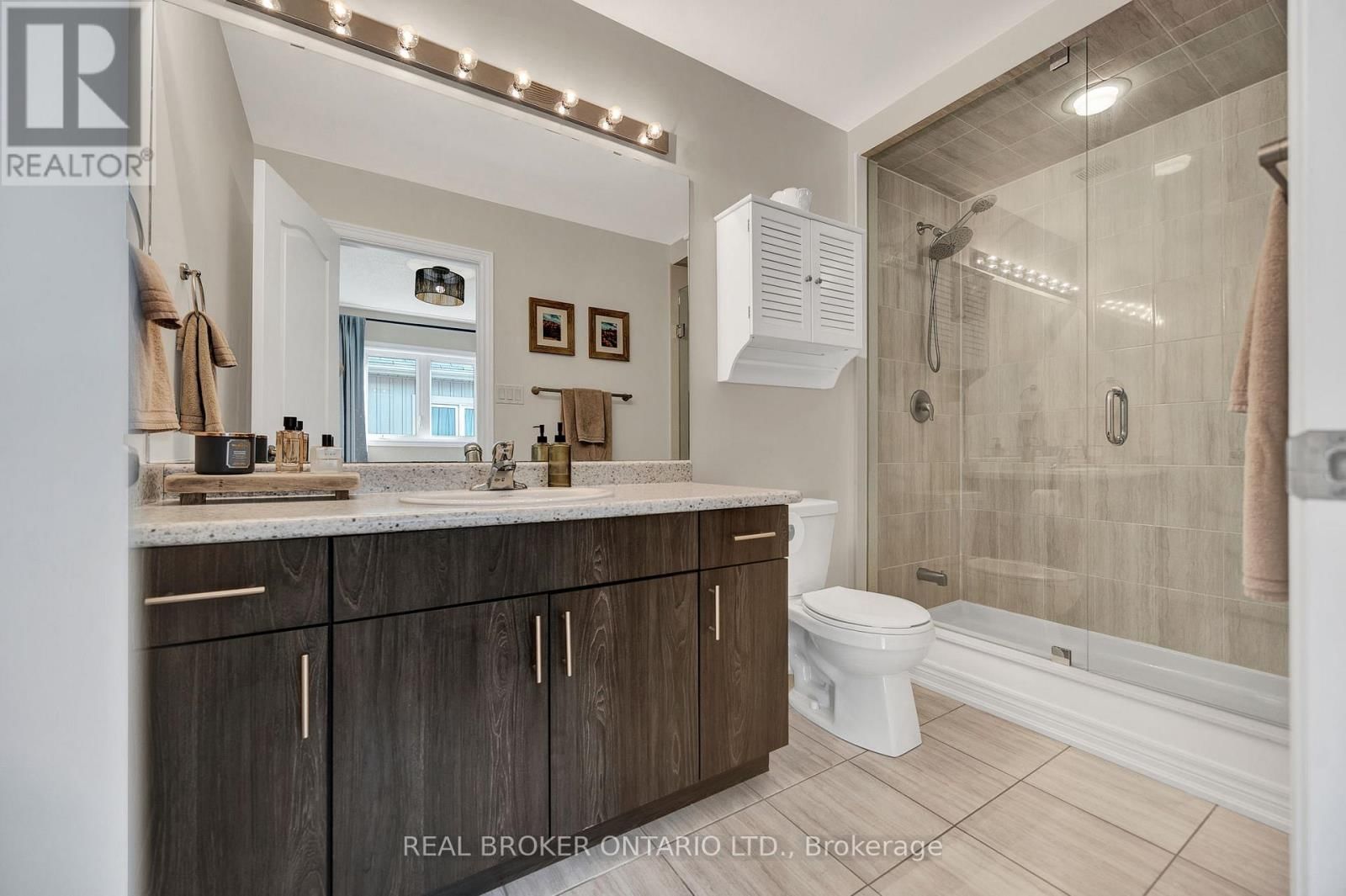 335 KROTZ STREET WEST Image 21