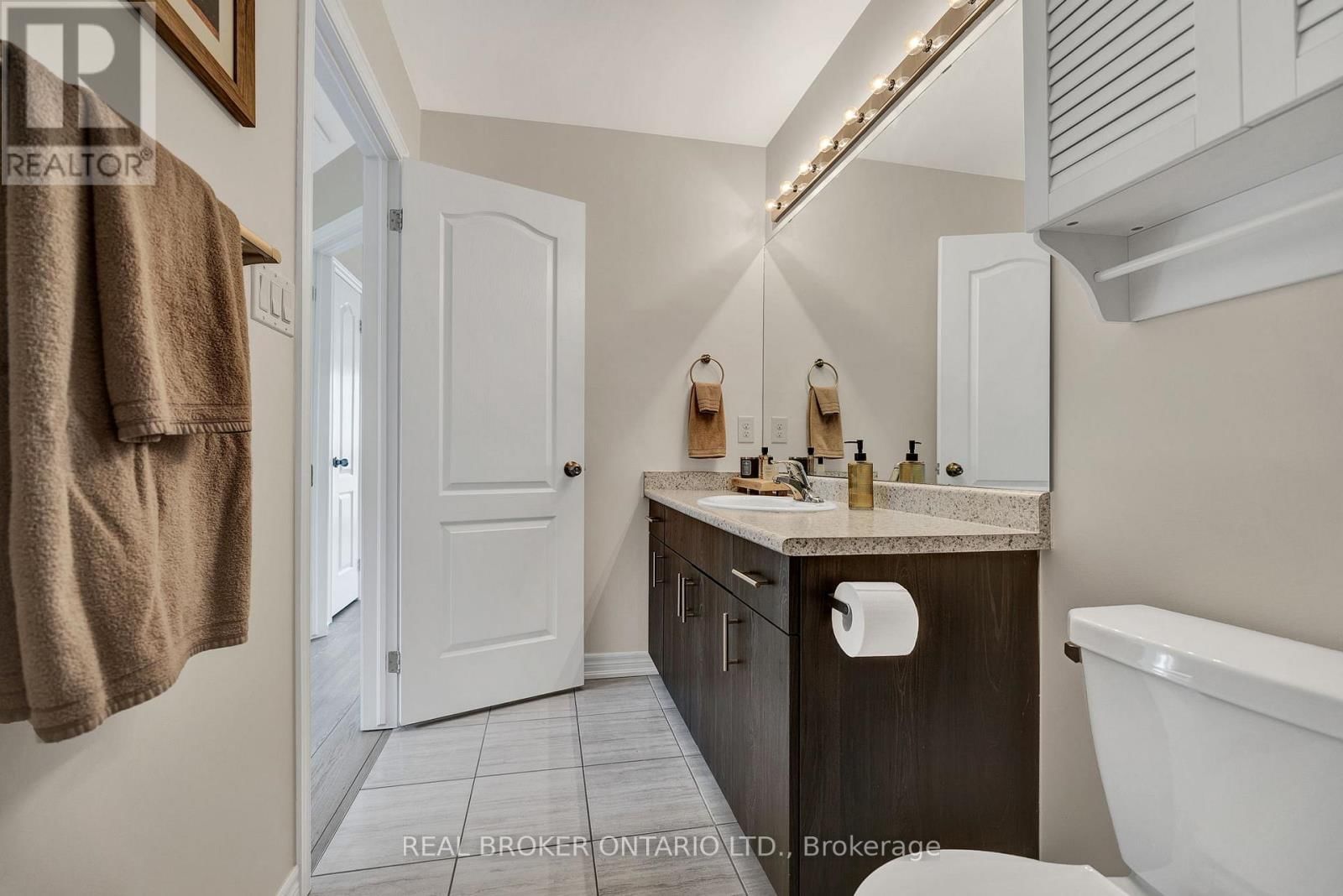 335 KROTZ STREET WEST Image 22