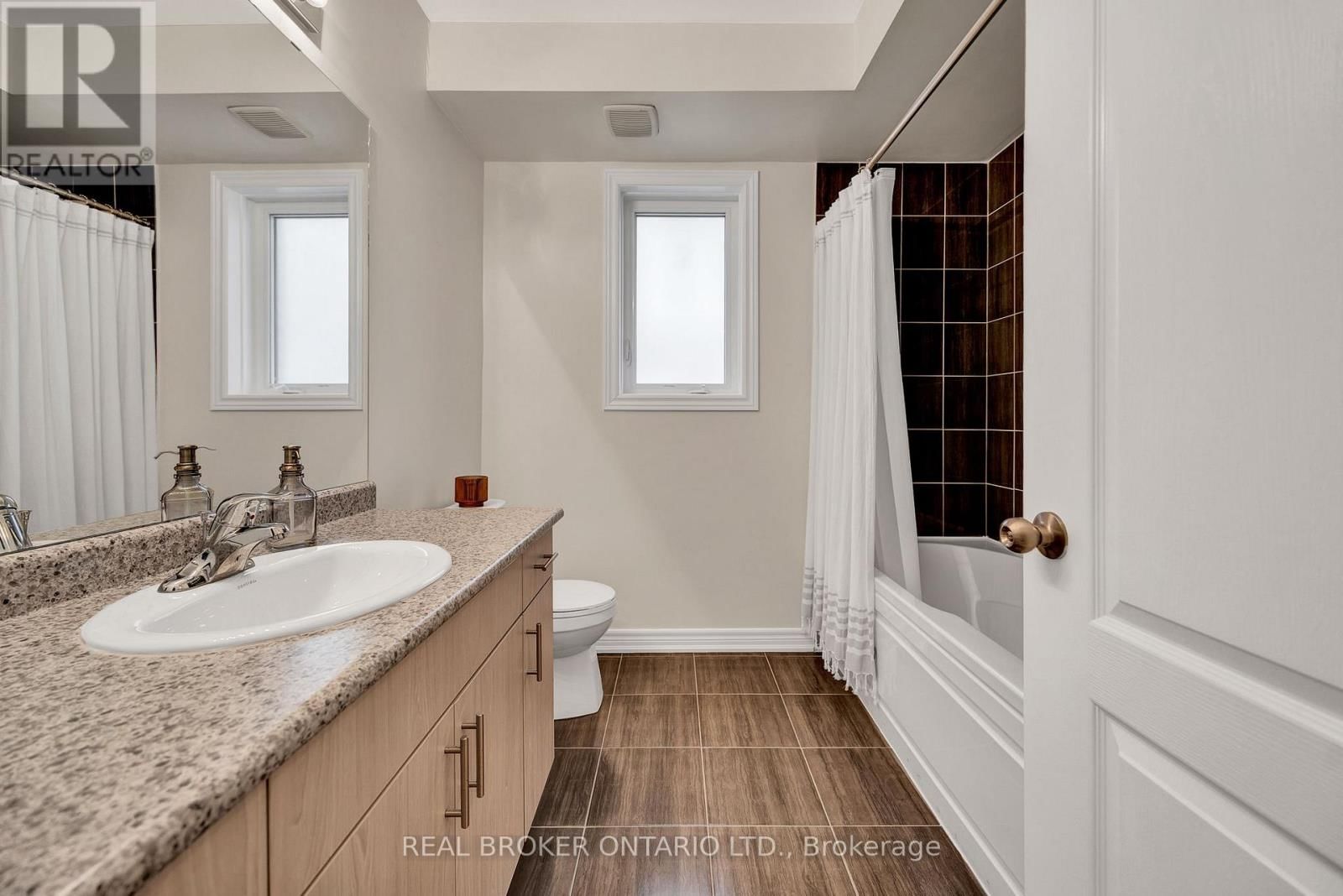 335 KROTZ STREET WEST Image 23