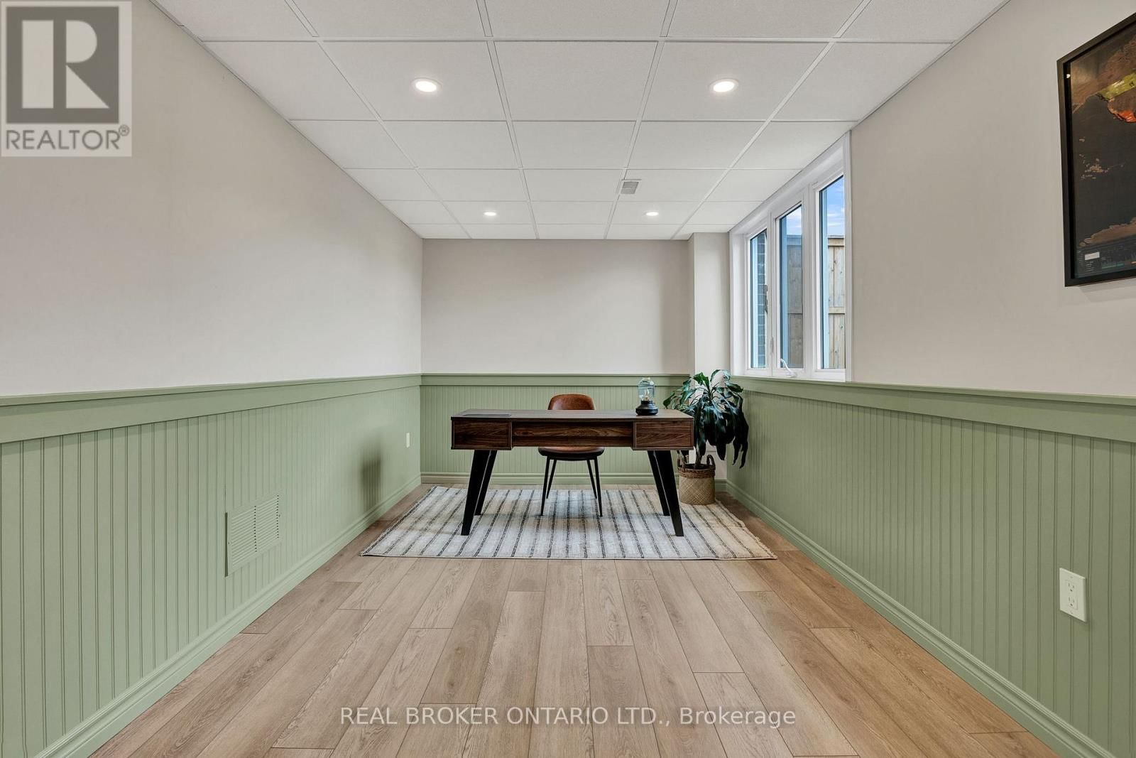 335 KROTZ STREET WEST Image 27