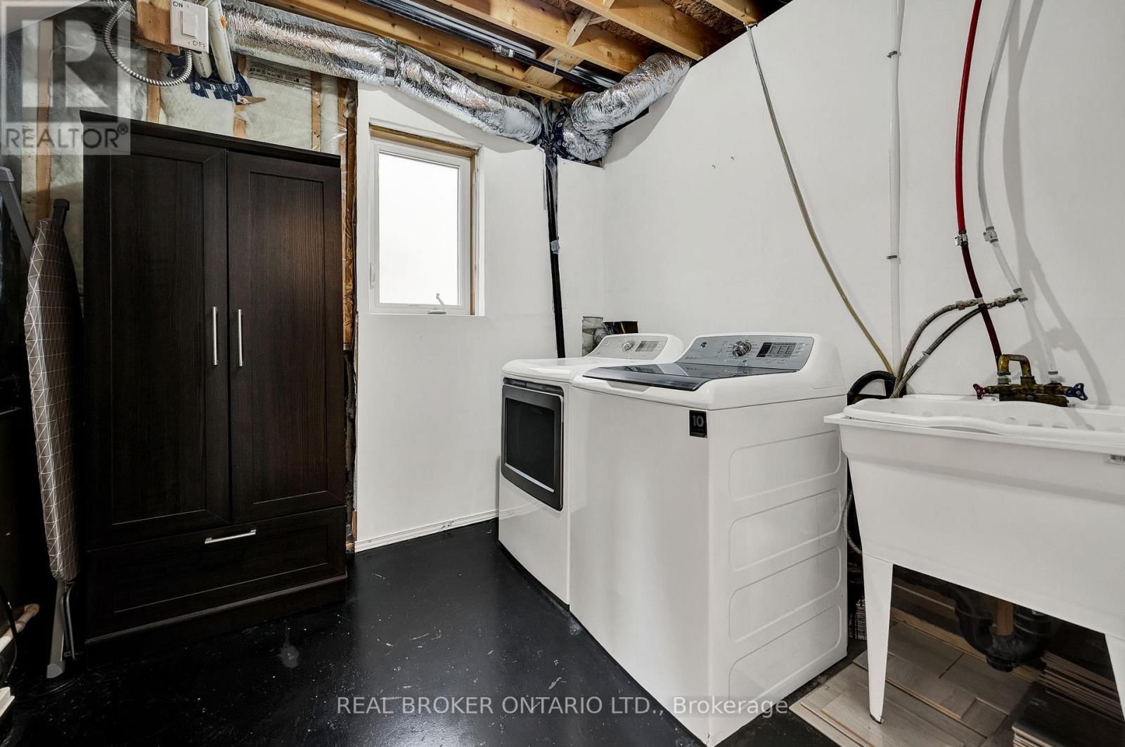 335 KROTZ STREET WEST Image 29