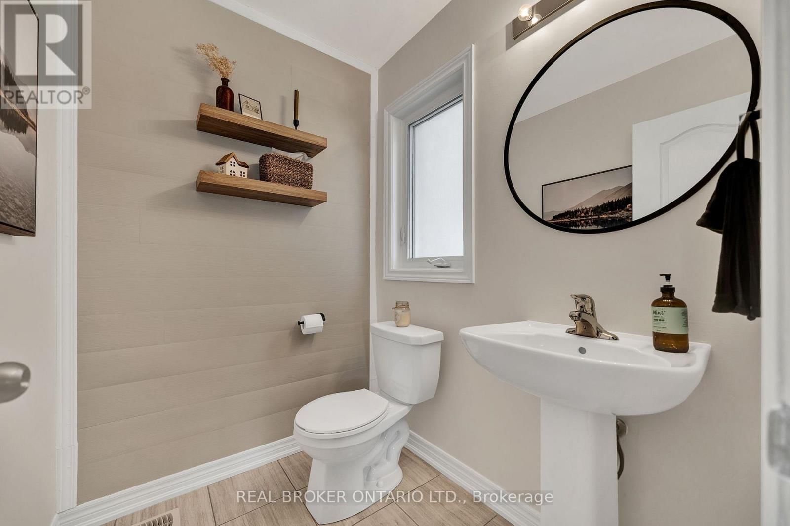 335 KROTZ STREET WEST Image 5