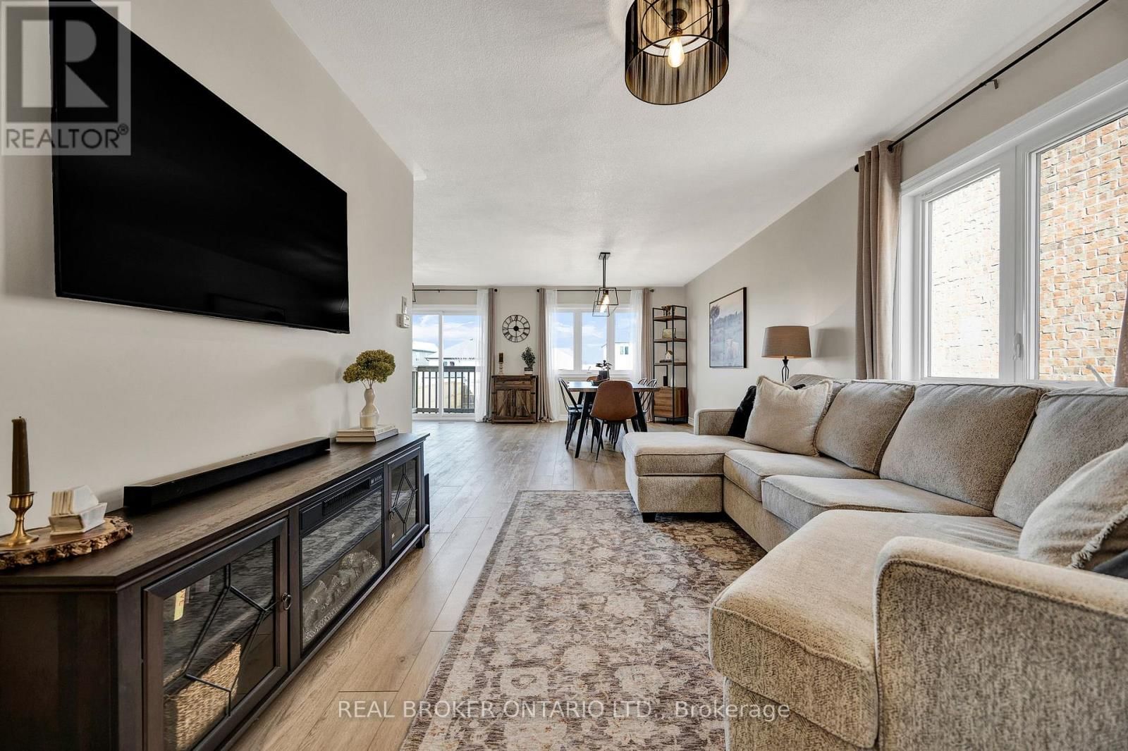 335 KROTZ STREET WEST Image 6