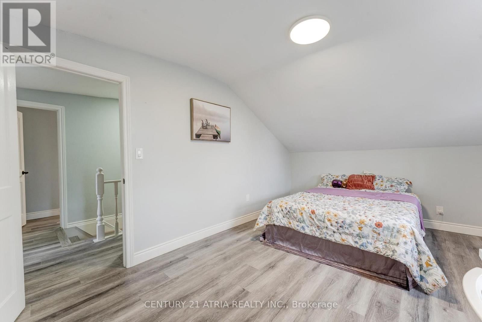 132 WATERLOO STREET NORTH Image 10