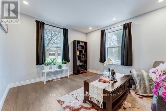 132 WATERLOO STREET NORTH Image 14