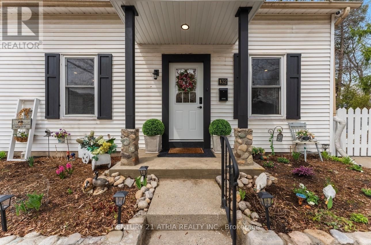 132 WATERLOO STREET NORTH Image 2