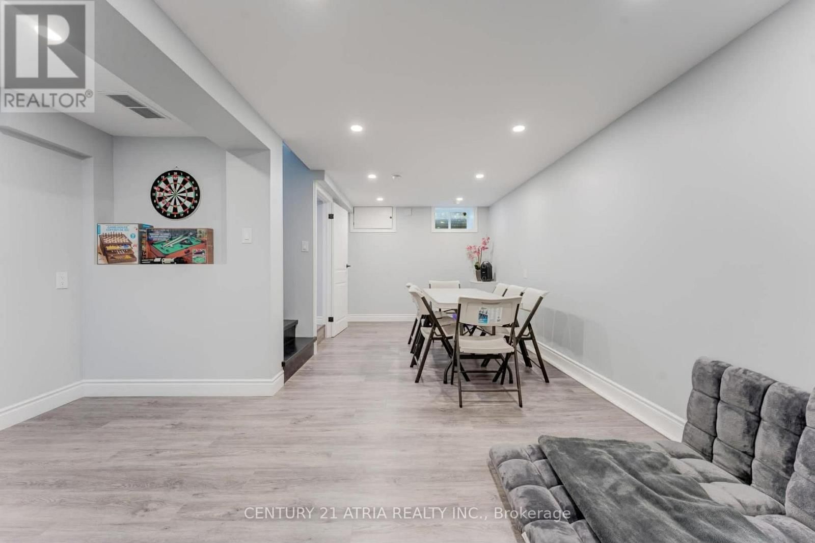 132 WATERLOO STREET NORTH Image 21